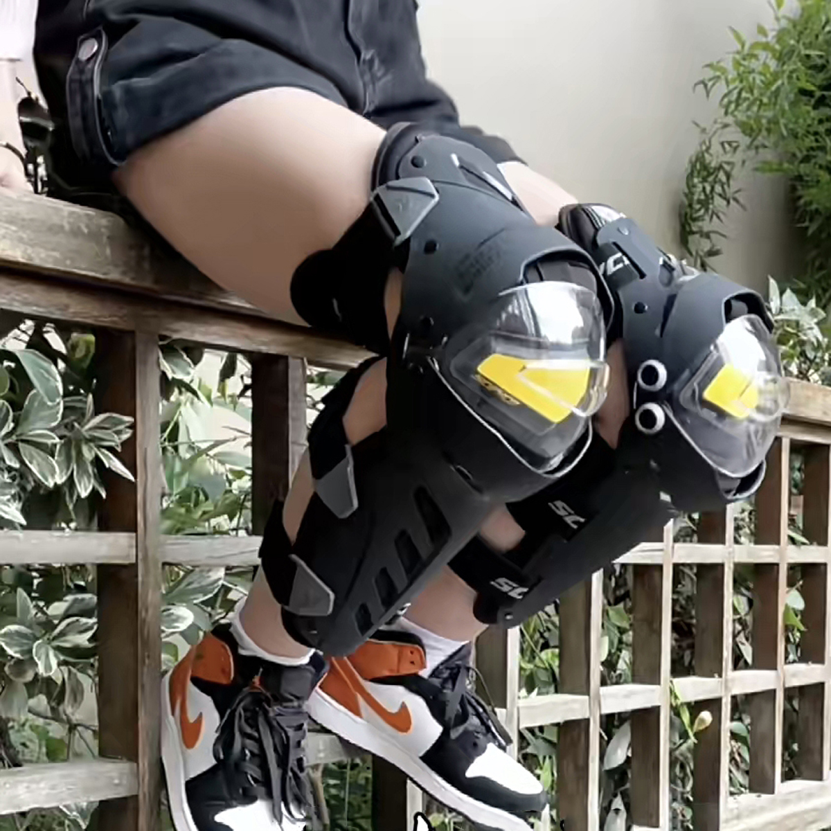SCOYCO Motorcycle Knee Pads CE - Motorcycle Gear Holder ulasan dan harga